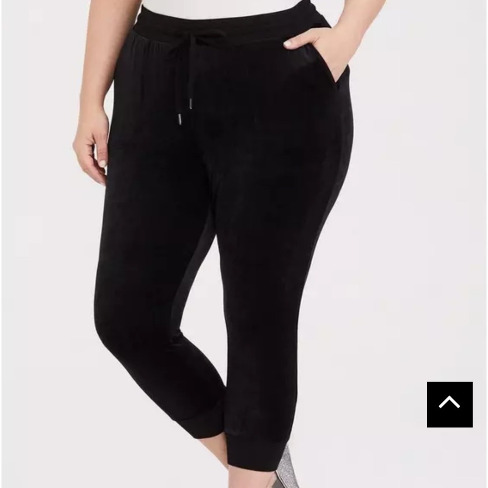 Women's Black velour Jogger Pants Torrid